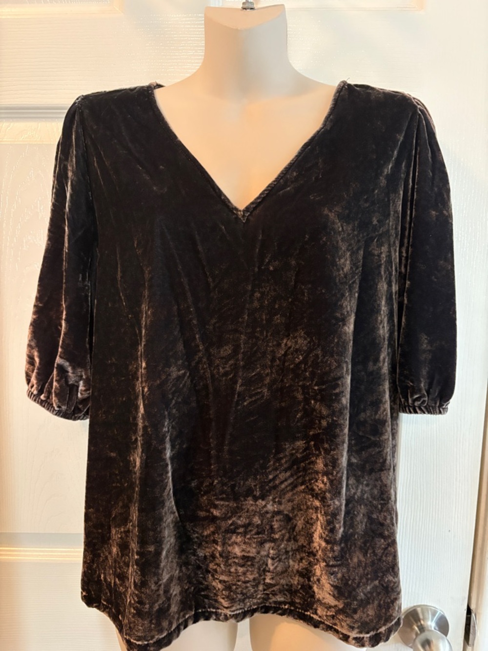 LOFT Crushed Velvet V-Neck Top in Charcoal Brown